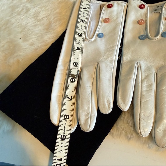 Fratelli Orsini Off White Leather Button Detail Gloves with Dust Bag - Picture 10 of 12